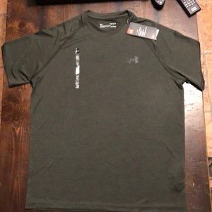 Men’s UnderArmour DRI-FIT shirt, size M